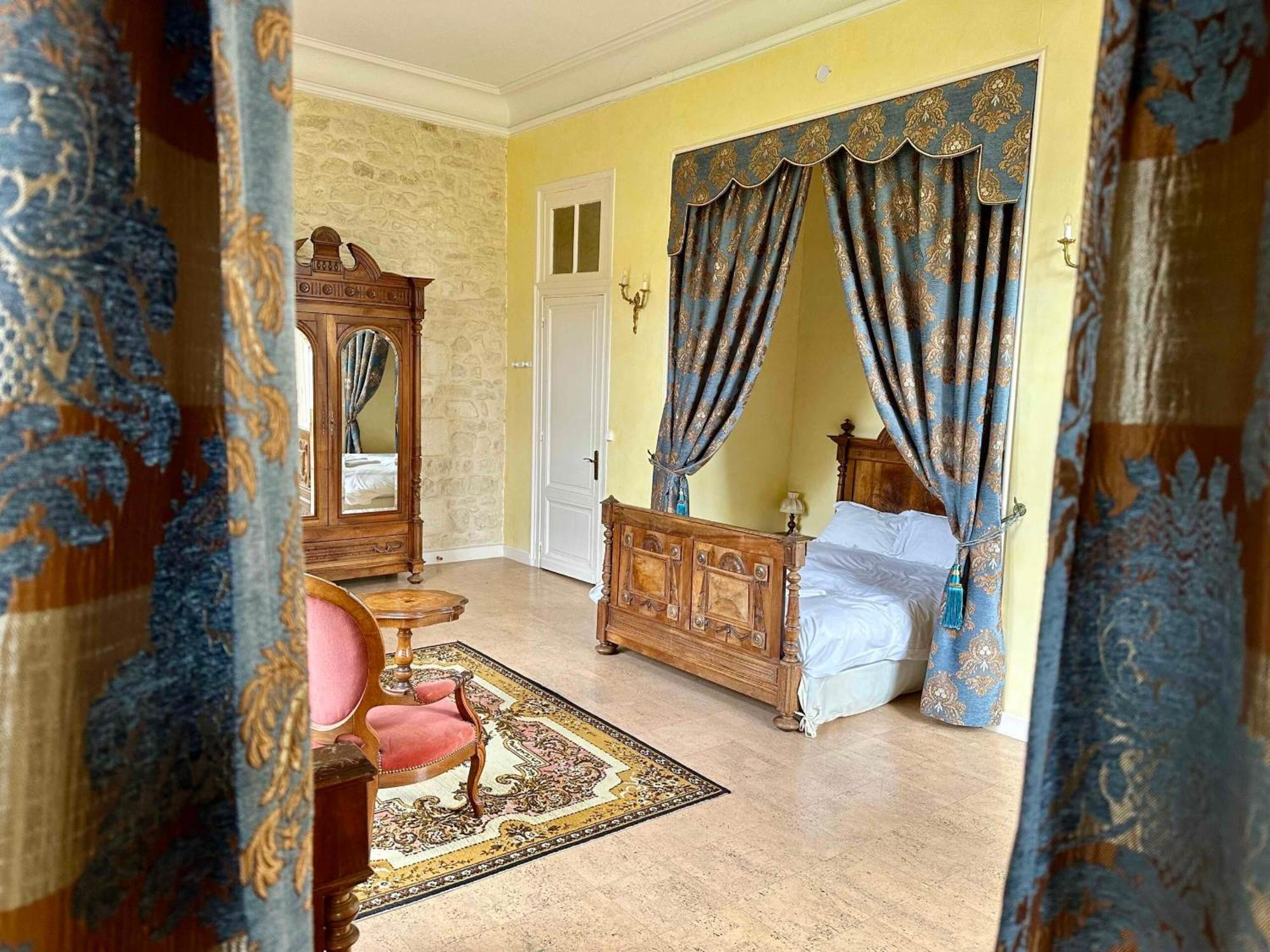 Chateau Borgeat De Lagrange - Privatisation Блеи-э-Сент-Люс Экстерьер фото